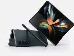 Galaxy Z Fold4 grey green